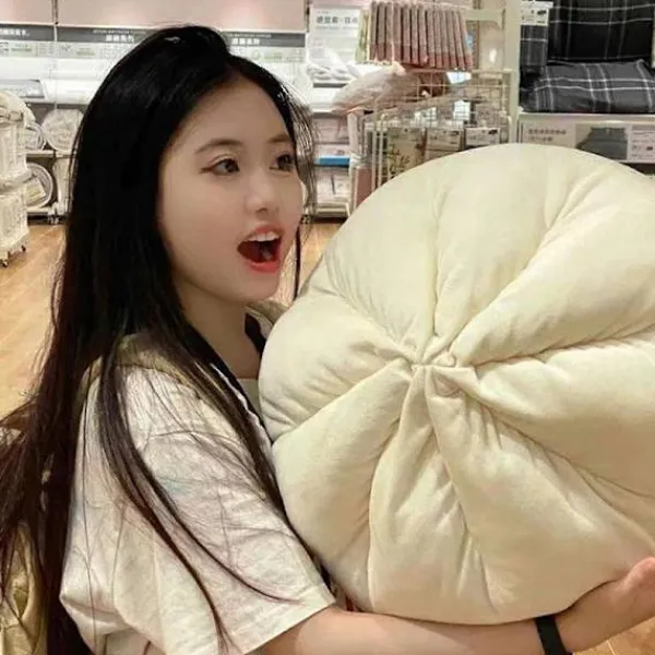 Sittpuffar>Mat Plysch Kudde, Mjukt Gosigt Material, Hudvänlig Bulle Design, Perfekt Födelsedagspresent för Barn och Flickor