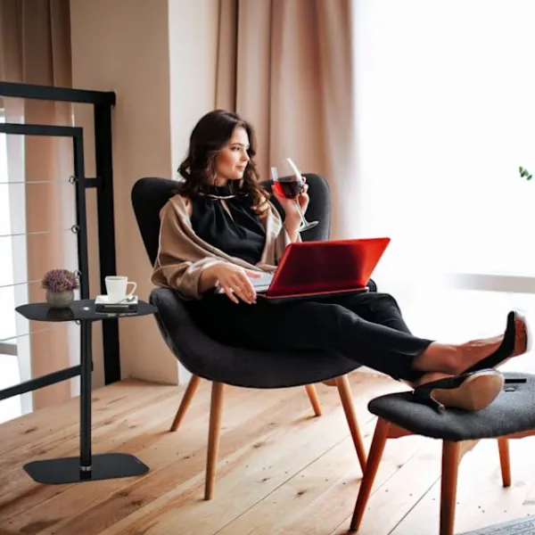 B2X Småbord>Svart sidobord i glas
