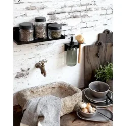 Chic Antique Hyllor><noscript><img width=